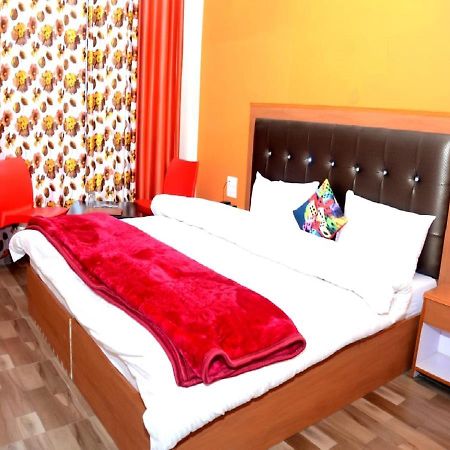 דרמסאלה Stayapart - Hotel Bagsu Sarovar מראה חיצוני תמונה
